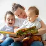 Memilih Buku yang Tepat untuk Anak Usia 3 Tahun: Panduan bagi Orang Tua