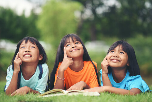 umur berapa anak dibacakan buku cerita