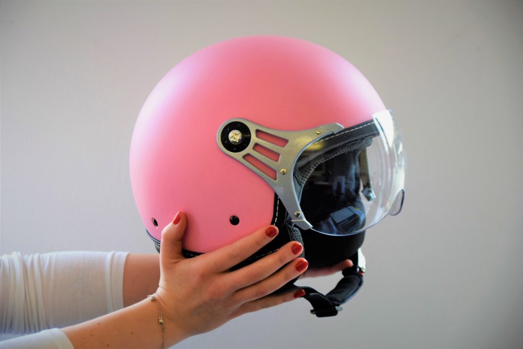 helm yang cocok buat motor scoopy