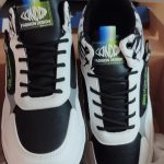 Tampil Berbeda: Pesan Sepatu Merk Sendiri