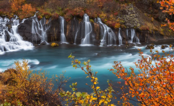 Keindahan Hraunfossar Waterfalls