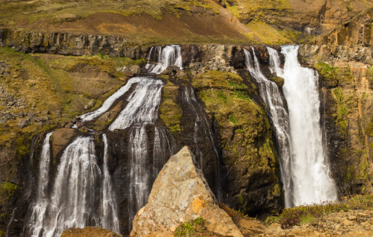 Keindahan Glymur Waterfall