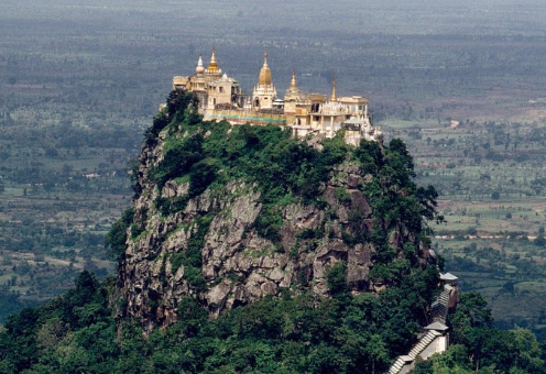 Keindahan Taung Kalat Monastery